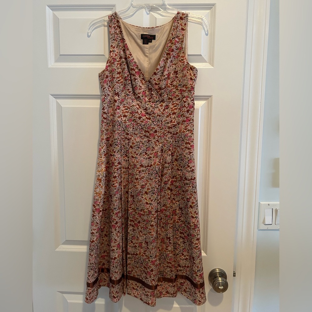 Cynthia Howie Pleated Shift Dress. Size 4.
